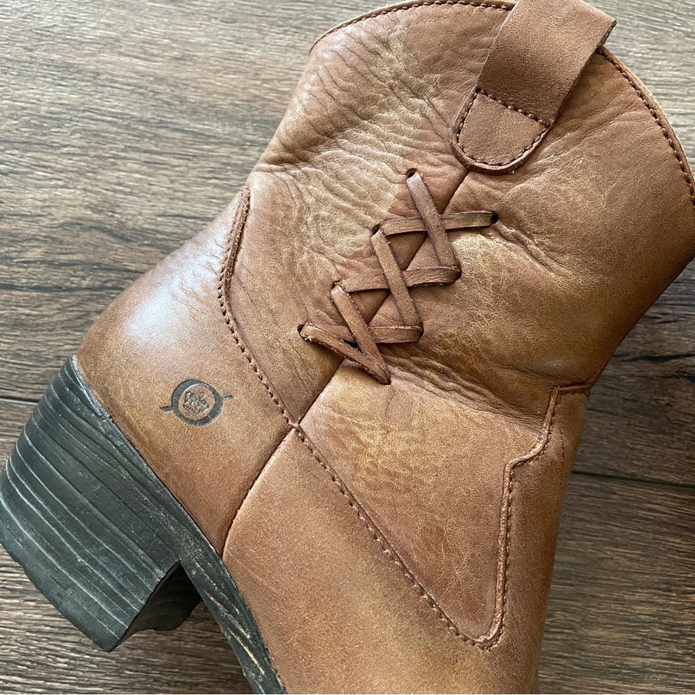 BORN Boots Karin Women’s Brown Leather Ankle Bootie Size 6.5 / 37 - Picture 3 of 10